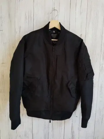 울트라 웜 레어 새상품급 세일 유니클로 +J MA-1 다운 자켓