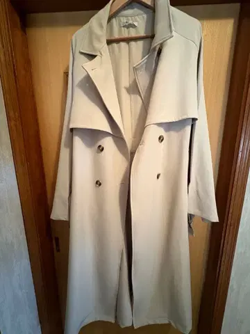 GeeRA 베이지 트렌치코트