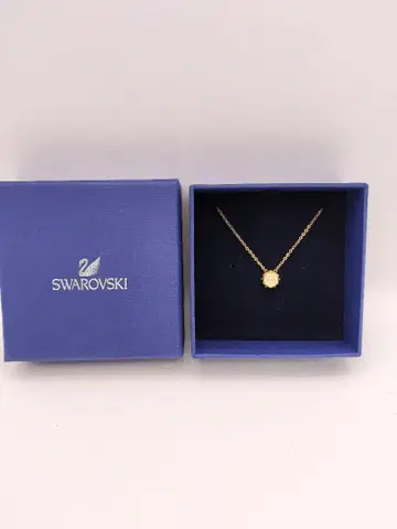 Swarovski 라운드형 펜던트 목걸이