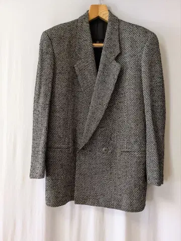 BBCO의 블랙 화이트 더블 브레스트 자켓