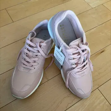 핑크 합성 피혁 스니커즈