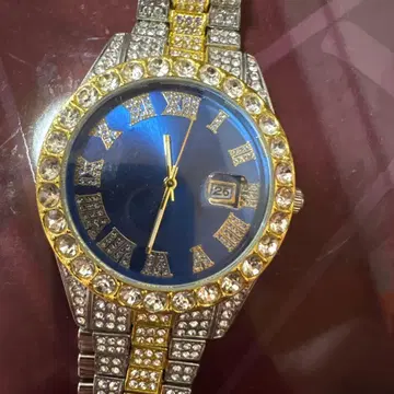 스톤 장식의 블루 손목시계