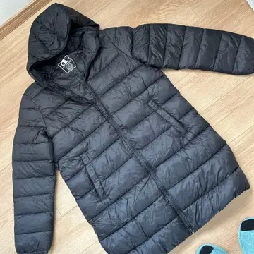 Champion 후드 부착 블랙 다운 자켓 X-LARGE