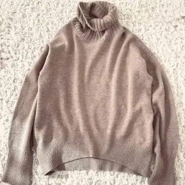 새상품급 Spick & Span 울 캐시미어 터틀넥 니트 모카