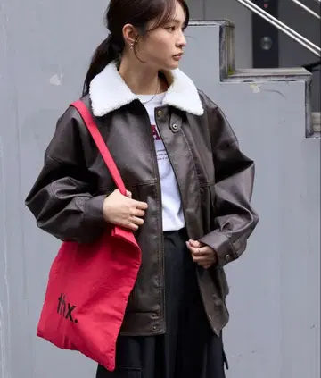 다크 브라운 보아 옷깃 오버 사이즈 자켓