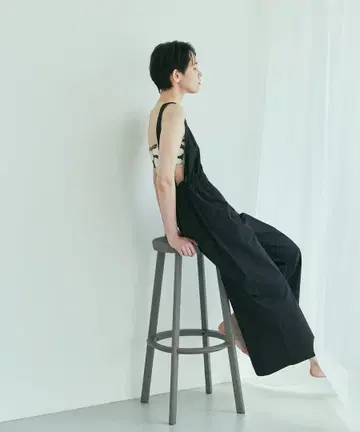 URBAN RESEARCH 오픈백 블랙 살로펫