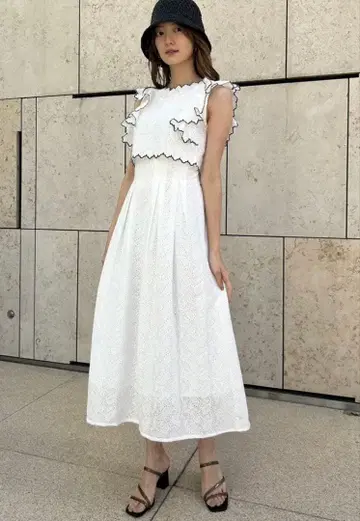 SNIDEL 스나이델 펀칭 레이스 원피스 컷워크 프릴