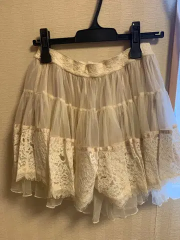 스나이델 snidel 화이트 플레어 스커트 레이스