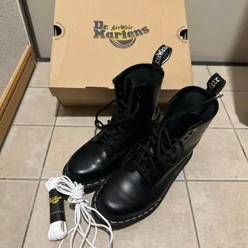 닥터 마틴 블랙 부츠 새상품급