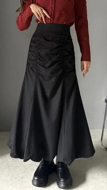 [ 새상품급 ] mily bilet 프론트 개더 벌룬 롱 스커트 블랙