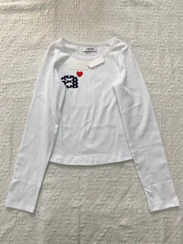 [ 새상품 ] aeae 화이트 긴팔 T셔츠 폴카 도트 프린트