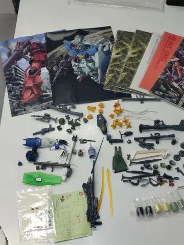 건담 클리어 파일 2장, 노트 5권, 기타 남은 부품들 정크 부품용