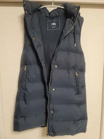 ZARA 다운 베스트 네이비 M 사이즈