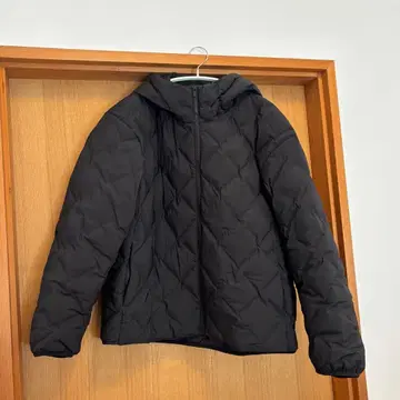 유니클로 퍼프 테크 후드티 블랙 L