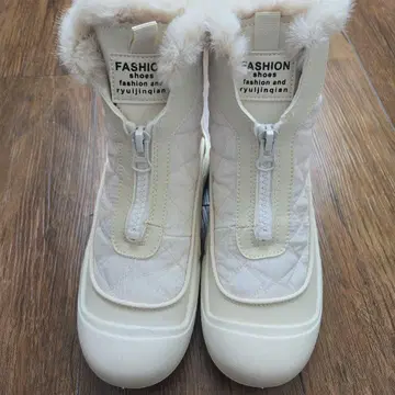 FASHION 퍼 지퍼 부츠 화이트