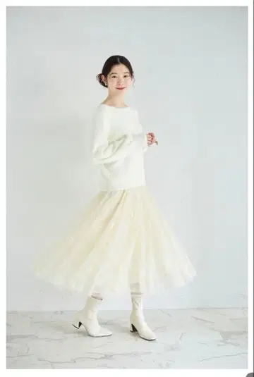 [ motoro ] 반짝이는 비쥬 x 플라워 도트 자수 튤 플레어 스커트