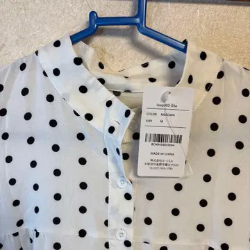 미사용 새상품! La-gemme 물방울 패턴 셔츠 M 사이즈