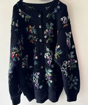 손뜨개질 꽃무늬 자수 니트 가디건 블랙 핸드니트
