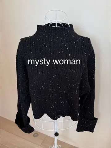 [ 새상품급 ] mysty woman 하이넥 니트 블랙(라메&스팽글)