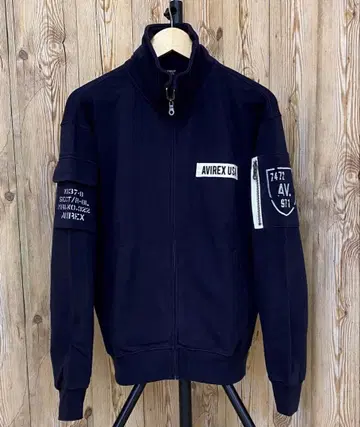 AVIREX 패티그 스탠드 집 맨투맨