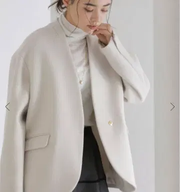 새상품급! La Totalite 노카라 숏코트