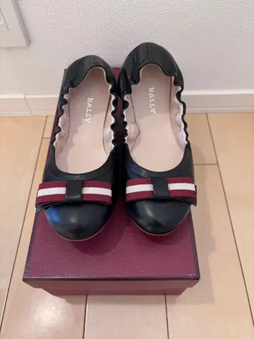 BALLY 발레 슈즈 블랙 스트라이프