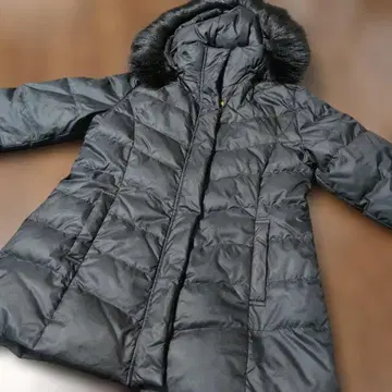 블랙 퍼(fur) 부착 다운 자켓