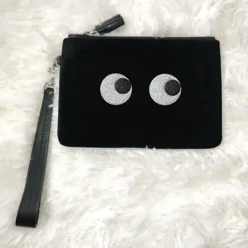 [ 안야 힌드마치 ] 글리터 아이즈 벨벳 파우치 클러치 백