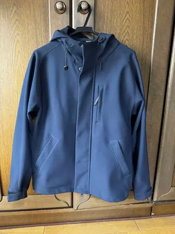 SHIPS 네이비 마운틴 파카