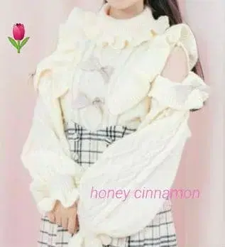 Honey Cinnamon 리본 어깨 트임 니트 아이보리 free 사이즈