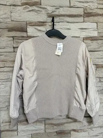 제나 에스파스 메르베유 베이지 긴팔 상의 소매 지퍼 포함