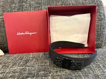 Salvatore Ferragamo 비쥬 부착 헤어밴드