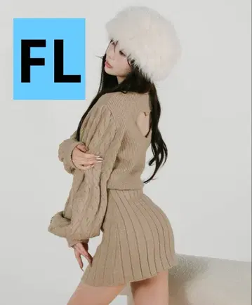 [ 새상품/거의 미사용 ] 하트 오픈 니트 미니 원피스 FL