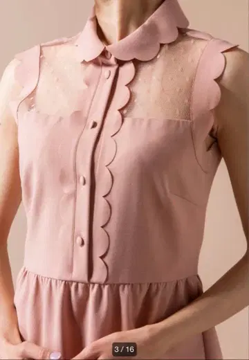 핑크 스캘럽 옷깃 슬리브리스 셔츠