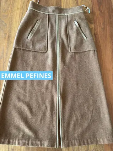 EMMEL PEFINES 울 롱 스커트