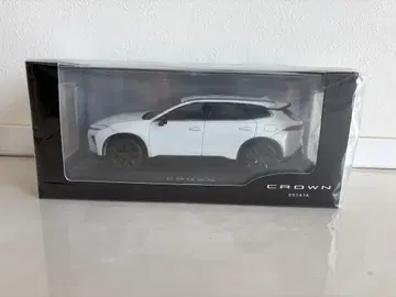 CROWN ESTATE 크라운 에스테이트 화이트