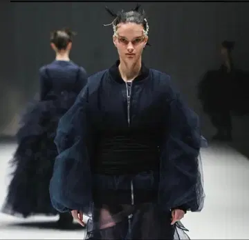 미사용에 가깝습니다 CHIKAKISADA MA-1 치카사다 튤 코트