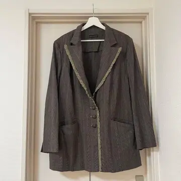 [ ELENA GRUNERTO ] 프릴 테일러드 자켓