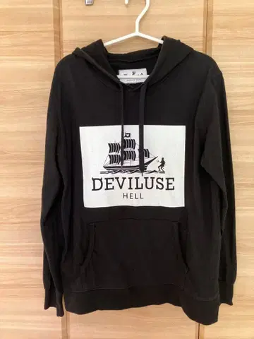 Deviluse 블랙 후드 부착 후드티 M