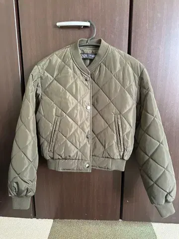 미사용 새상품 ZARA 올리브 카키 자켓 XS