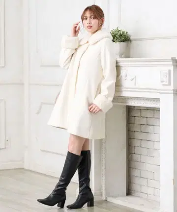 퍼 화이트 롱 코트 INGNI