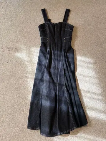 다크 데님 맥시 드레스 스트랩 포함