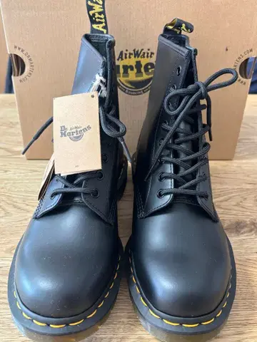 닥터 마틴 부츠 1460 8홀 UK9