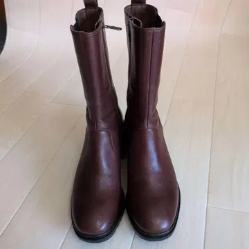 DIANA 브라운 가죽 사이드 고어 부츠 미들 힐