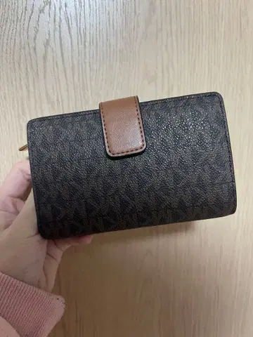 컨디션 최상 MICHAEL KORS 3단 폴더형 지갑 브라운