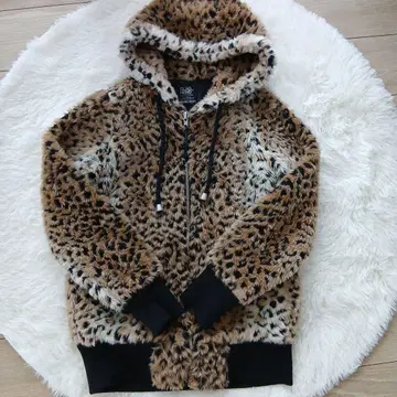 GLAD NEWS 후드 부착 레오파드 무늬 퍼 자켓