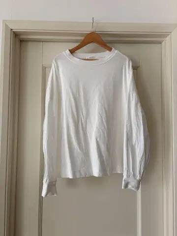 noe de nod 화이트 긴팔 상의