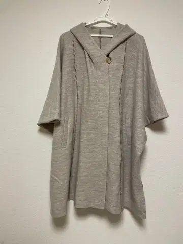 PINORE 피노레 후드 부착 케이프 코트