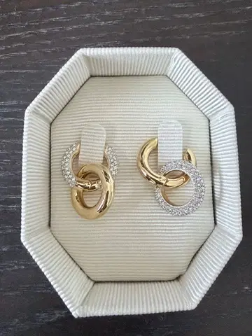 [스와로브스키] Dextera 후프 귀걸이