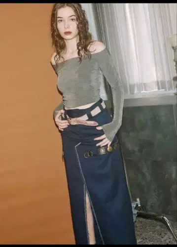 미사용 새상품 JUEMI 슬릿 타이트 스커트